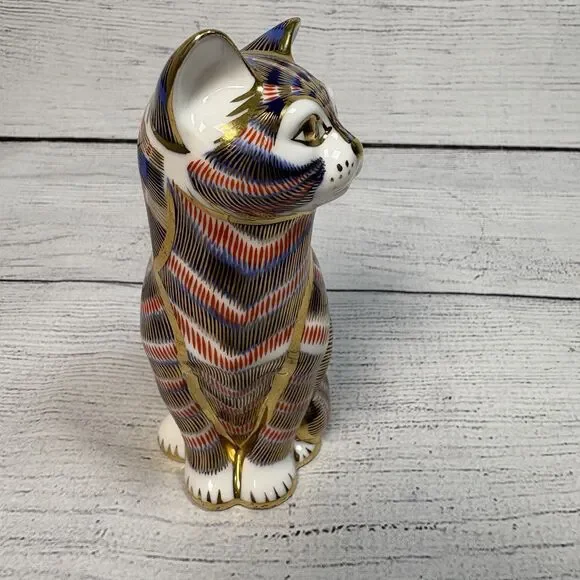 Royal Crown Derby Imari Decorated Cat Figurine English Bone China 5” Tall - Picture 2 of 6